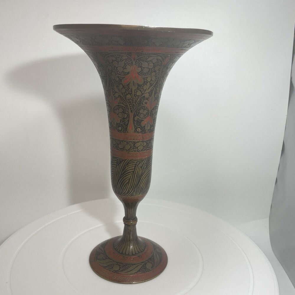 Vtg Indian Brass Trumpet Vase Hand Etched Champleve Enamel Red Black India 557 - Picture 4 of 10